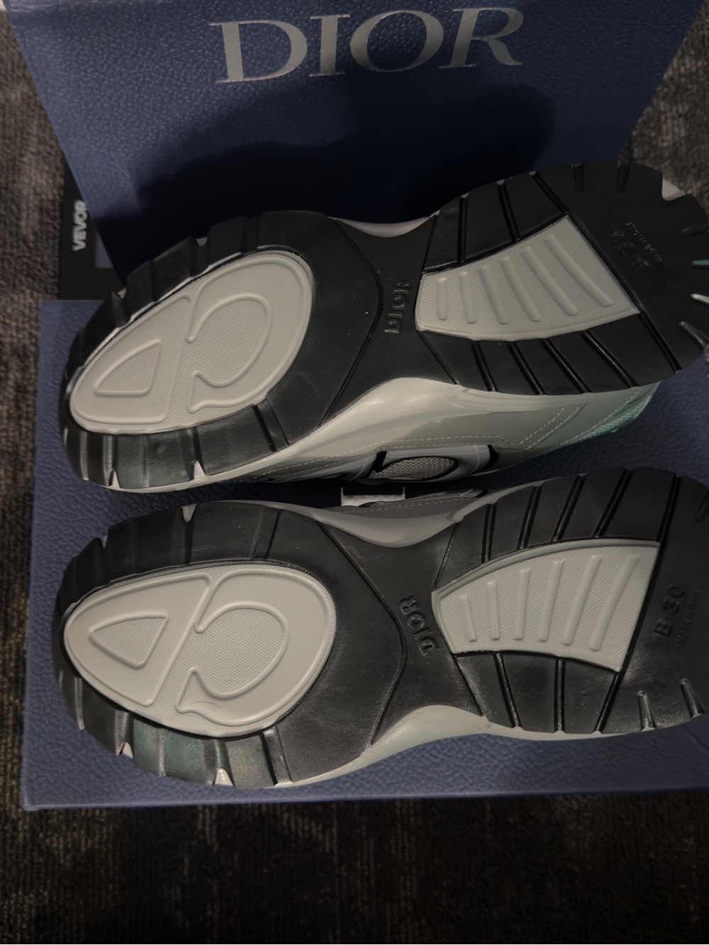 Dior white / Gray B30 Mesh Sneakers - Picture 8 of 11